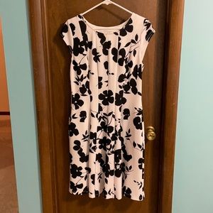 Short sleeve dress
